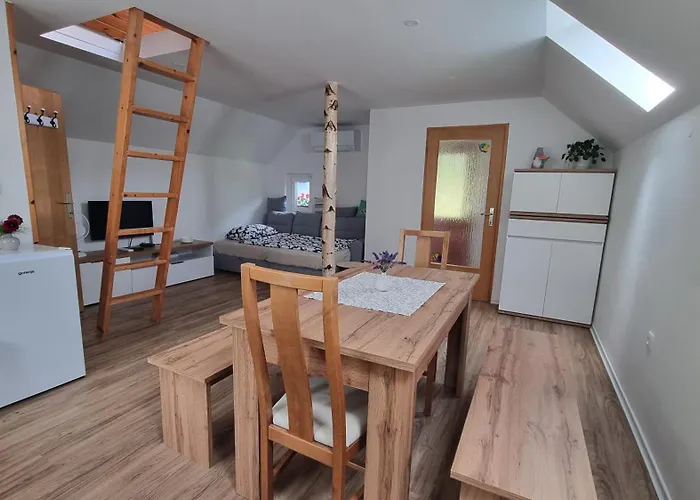 Apartma Pod Orehom