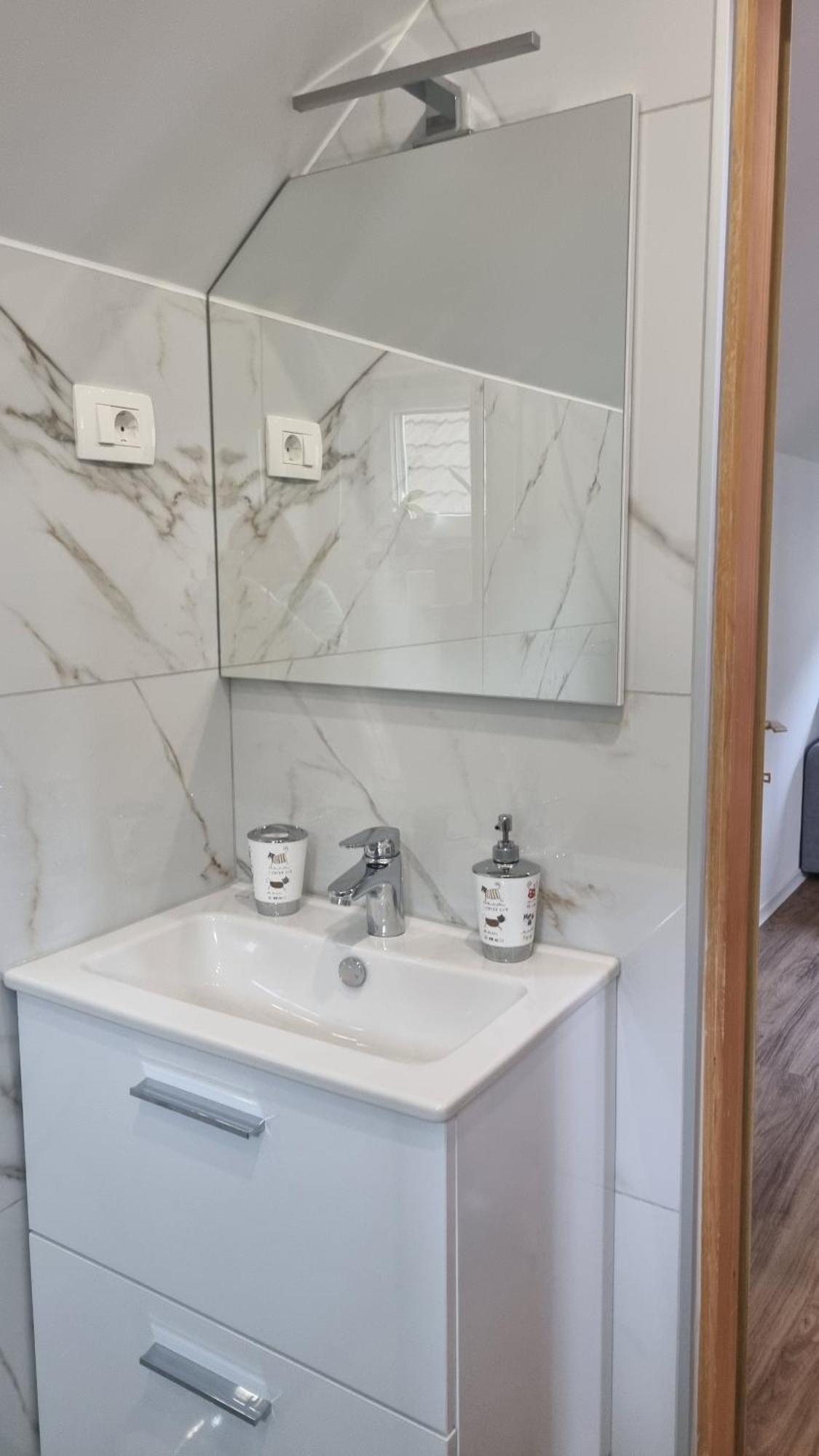 Apartma Pod Orehom