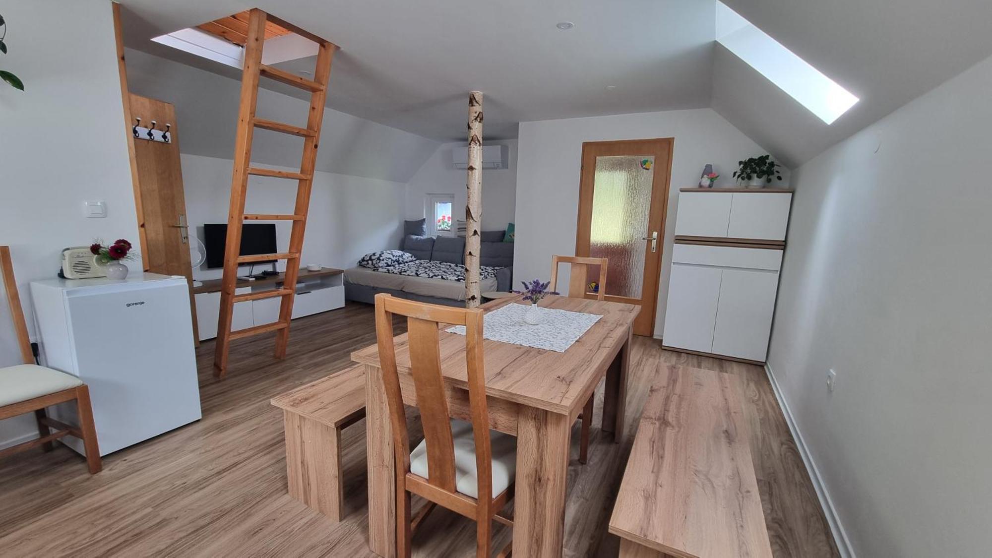Apartma Pod Orehom Apartment